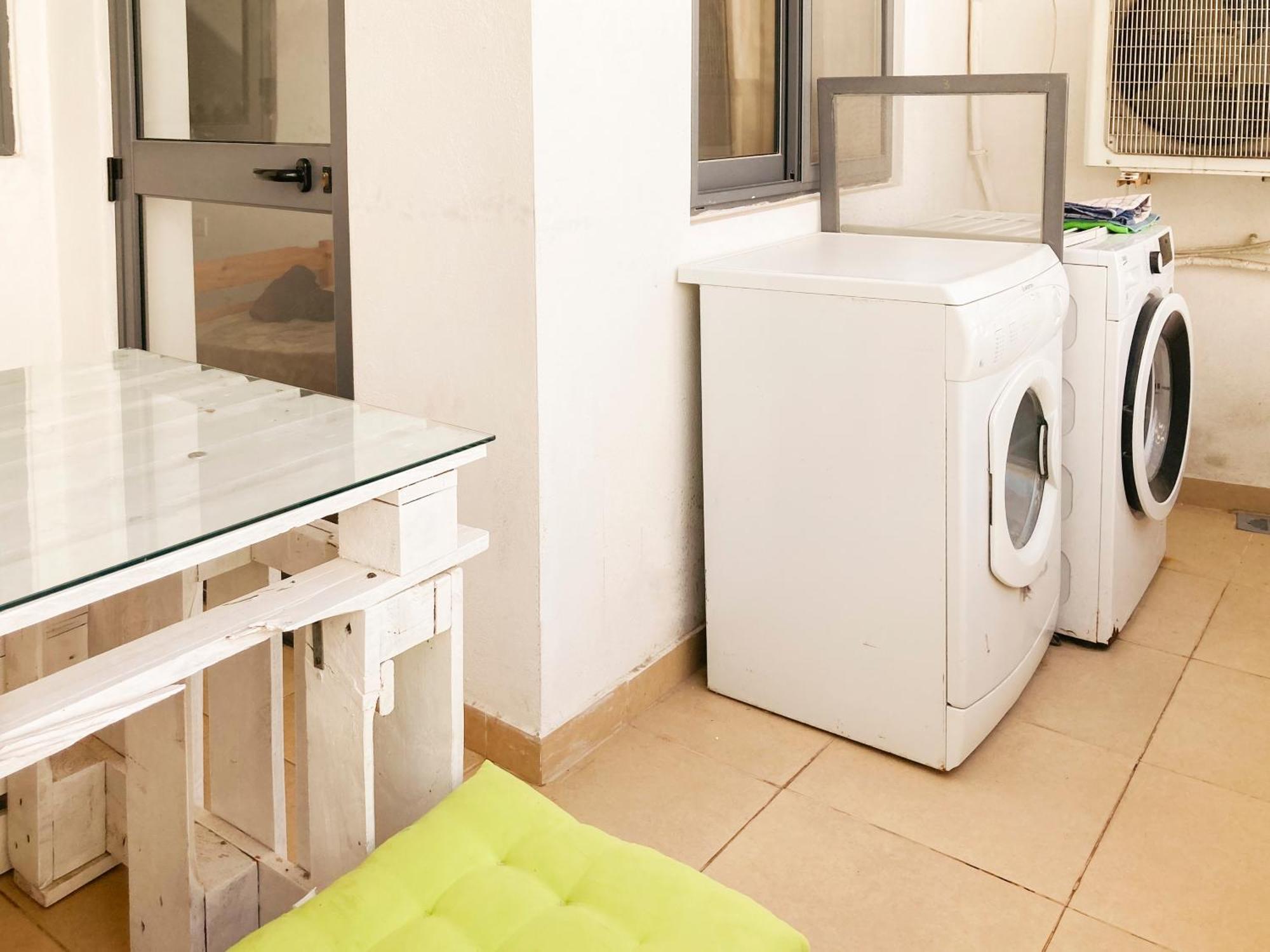 Xl Central Home - Sleeps 10 People Pietà Екстериор снимка