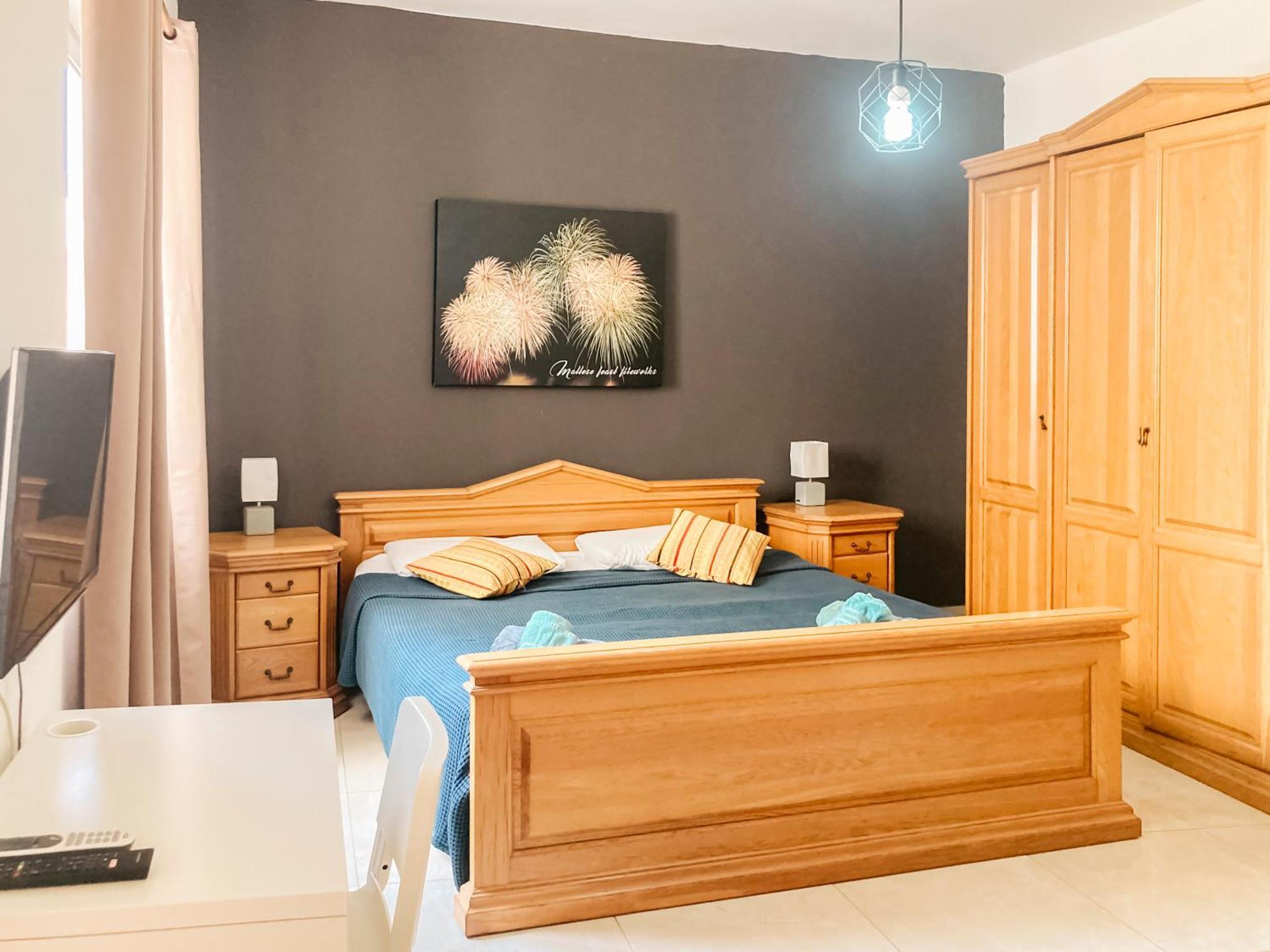 Xl Central Home - Sleeps 10 People Pietà Екстериор снимка